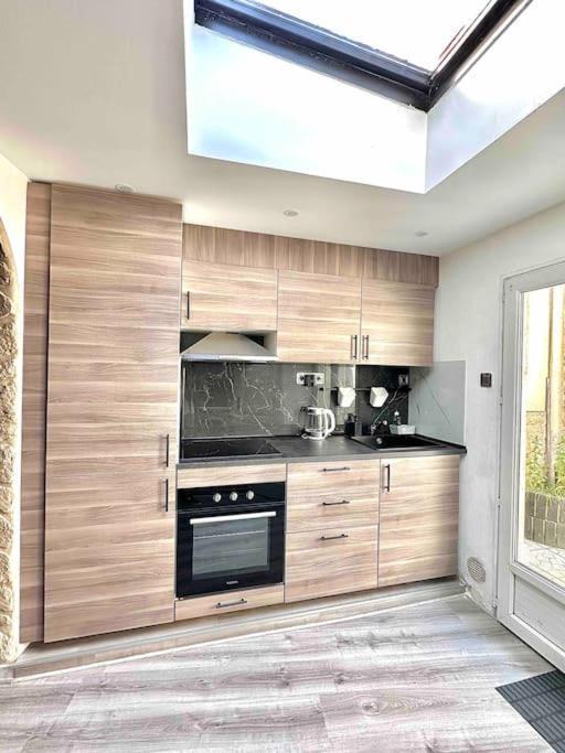 Une Belle Maison Avec 2 Chambre Croix Exterior photo